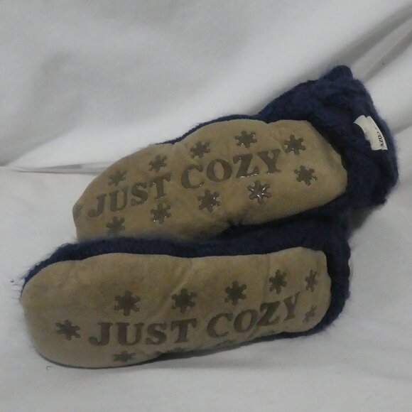JUST COZY | 5-8 | Soft and Warm Navy Knitted Slipper Socks | NWOT - Picture 2 of 11
